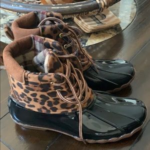Leopard Duck Rain boots for Women! Brand New